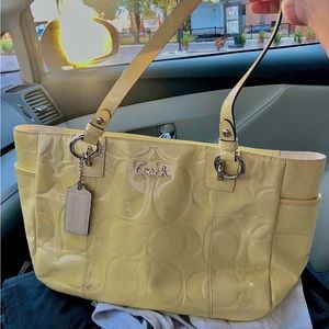 Vintage y2k pale yellow coach purse